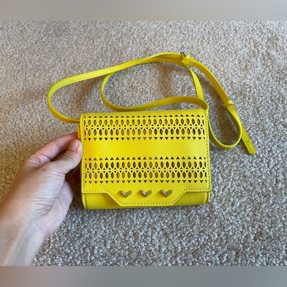 Stella & Dot Bright Yellow Funky Crossbody Purse - Picture 2 of 6